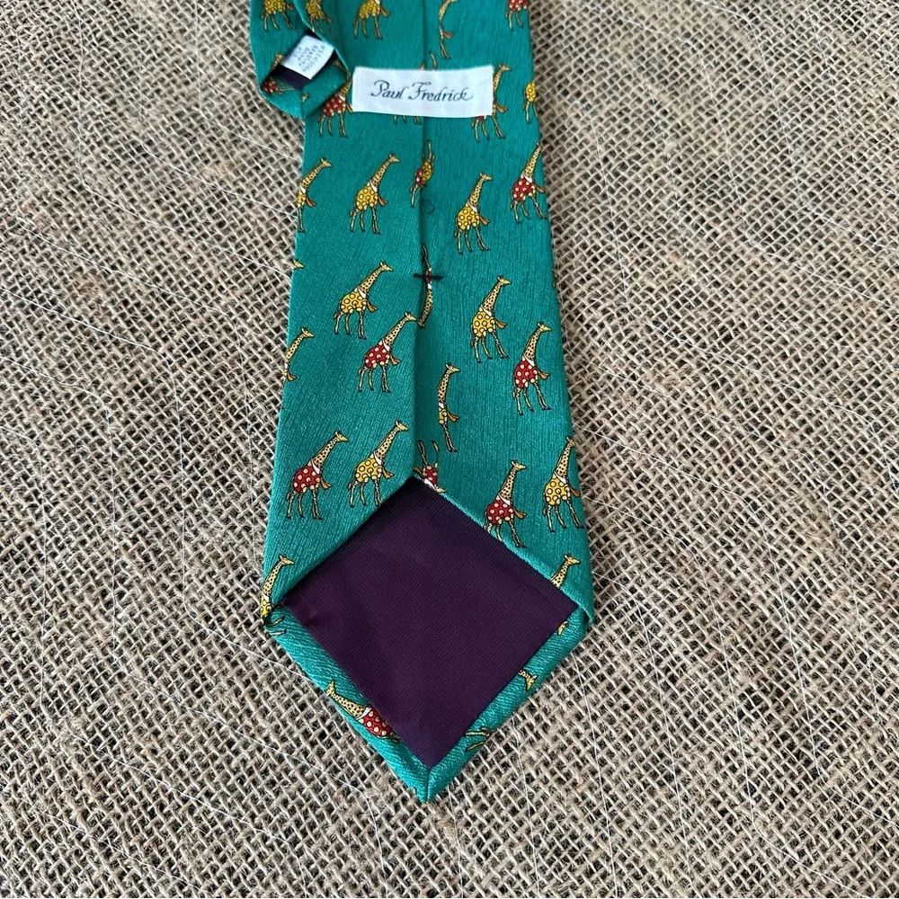 Paul Fredrick 100% Green‎ Silk with Yellow & Red Giraffe Motif Tie 🦒🦒🦒